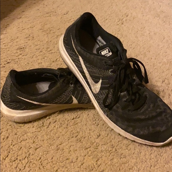 Men’s Nike Flynit Free Run Shoes - Picture 1 of 4